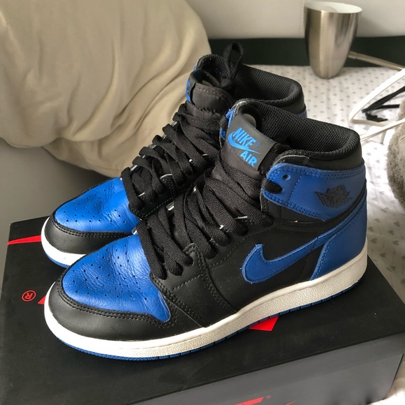jordan 1s size 5.5 y